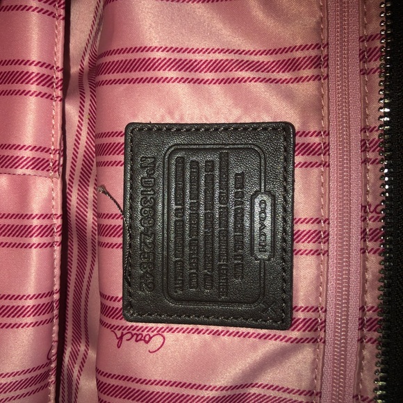 Coach - Picture 5 of 6